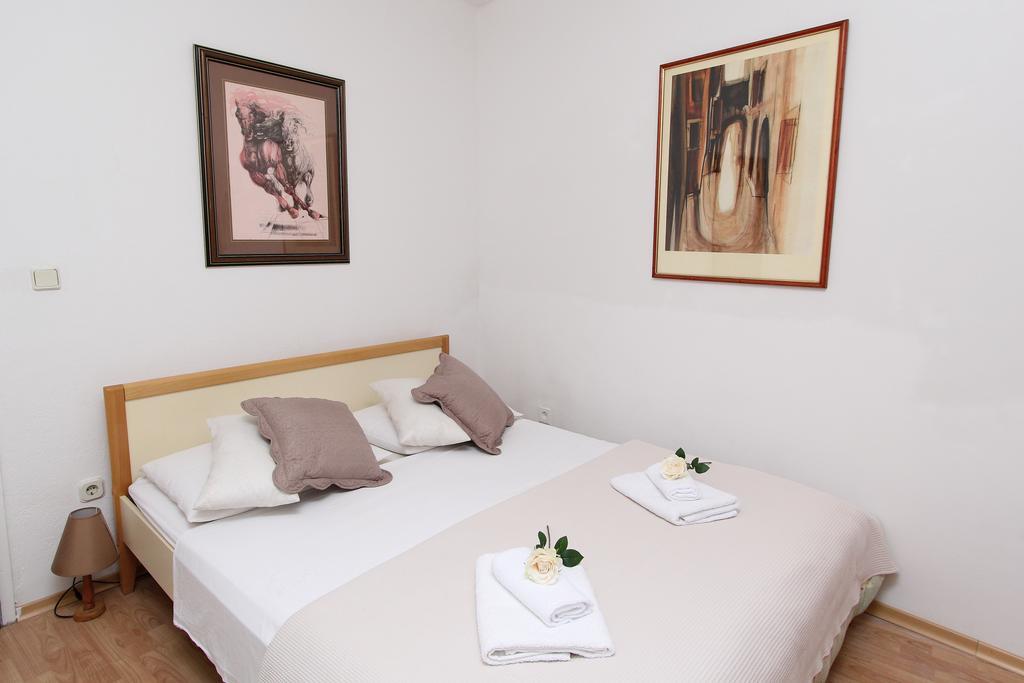 Apartment Old Town Manosa Split Bagian luar foto