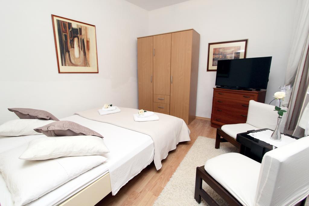 Apartment Old Town Manosa Split Bagian luar foto